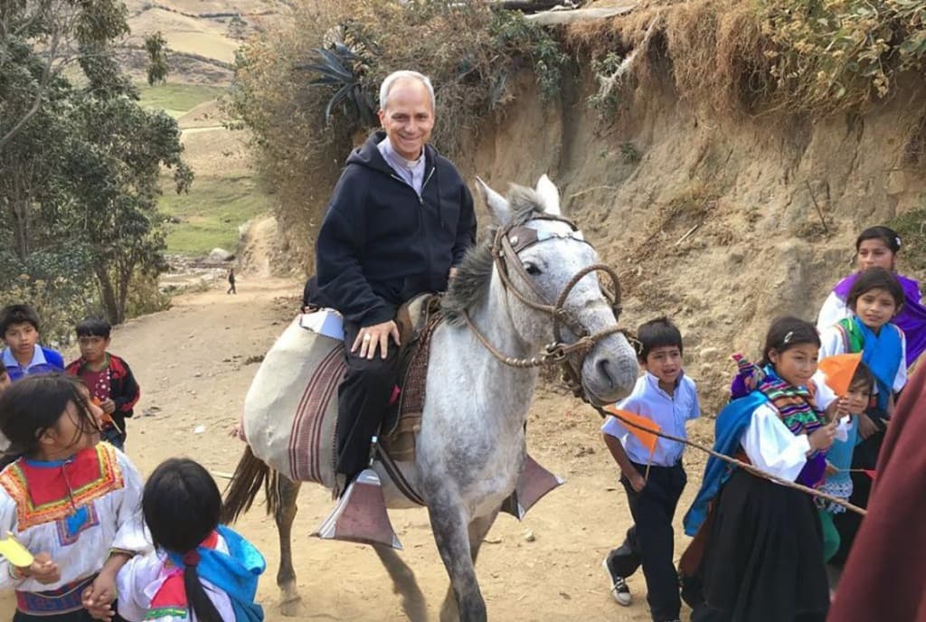 «¡Feliz Cumpleaños, Pastor de Chiclayo!»: Homenaje a Mons. Robert Prevost y Recorrido por Nuestra Edición de Lujo 3D